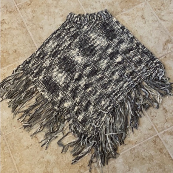🖤NWT! Asymmetrical Cejon Poncho Black, Gray and White Color🖤 - Picture 1 of 4